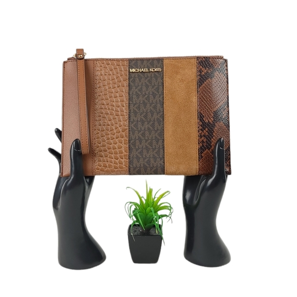 Michael Kors Handbags - Michael Kors Jet Set XL Zip Clutch Wristlet Brown